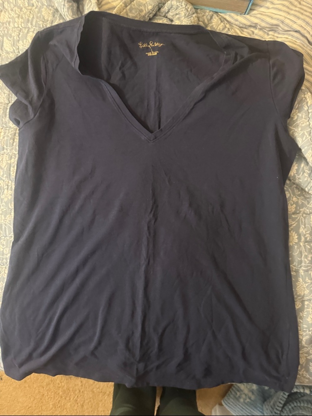 Navy blue Lilly Pulitzer tshirt